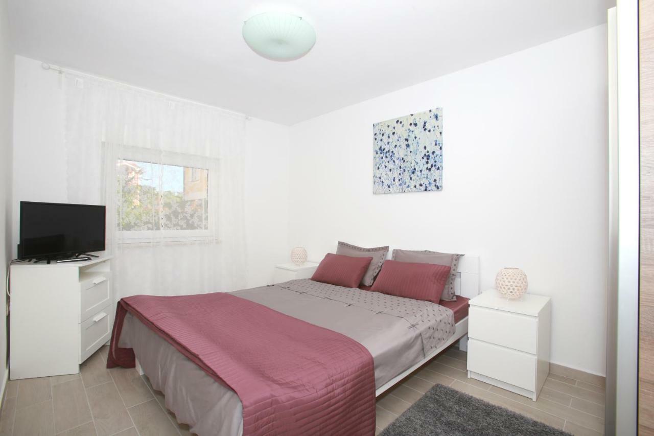 Apartments Melin Malinska Extérieur photo