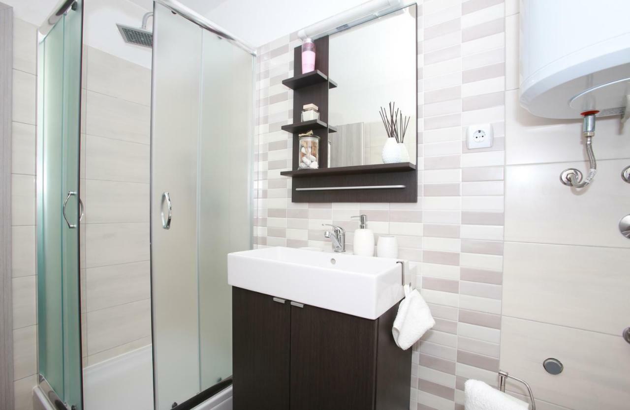 Apartments Melin Malinska Extérieur photo