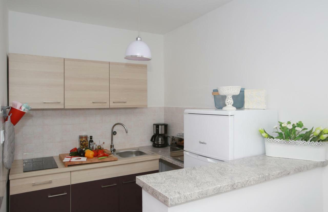 Apartments Melin Malinska Extérieur photo